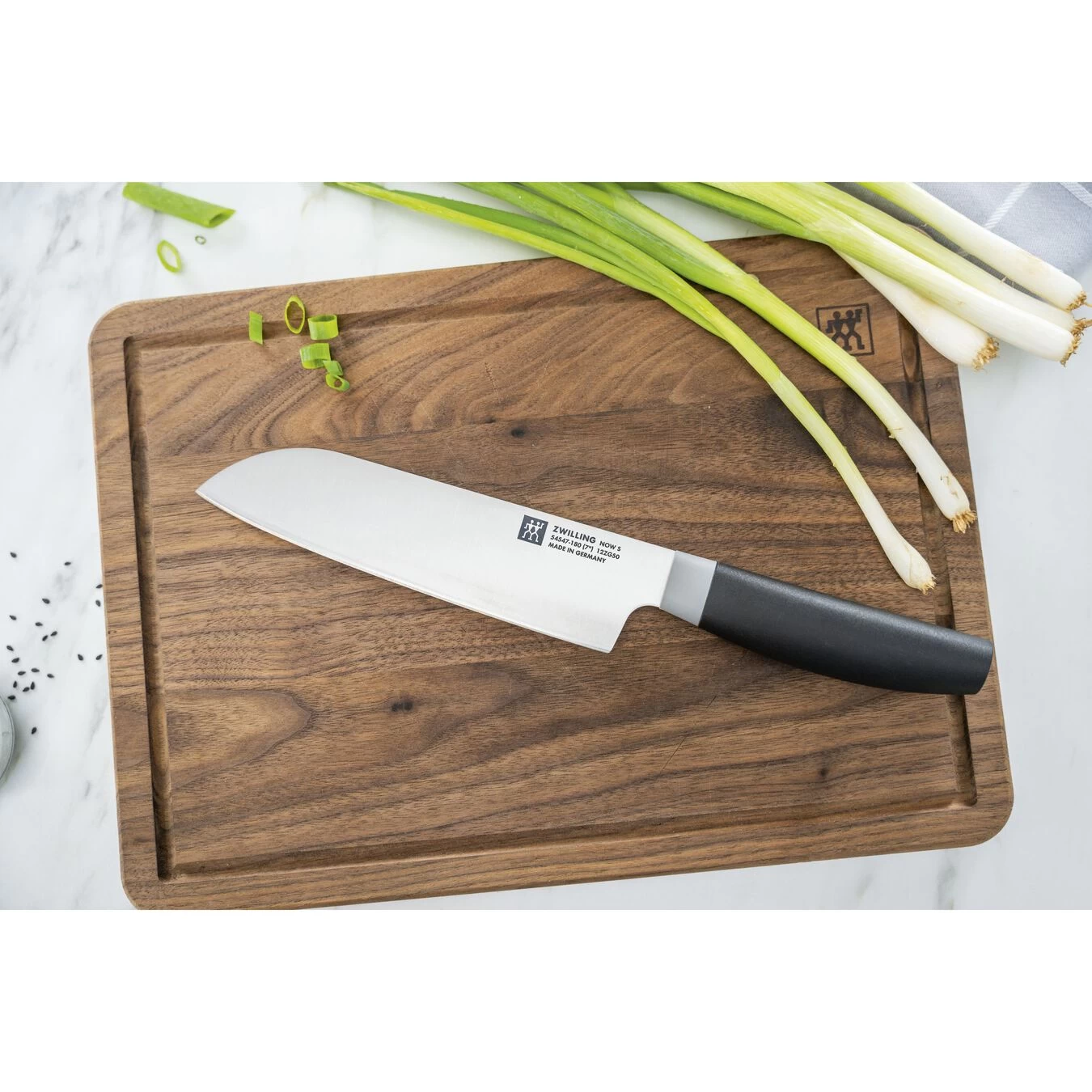 Zwilling Coltello Santoku Liscio - 18 Cm, Nero - immagine 2